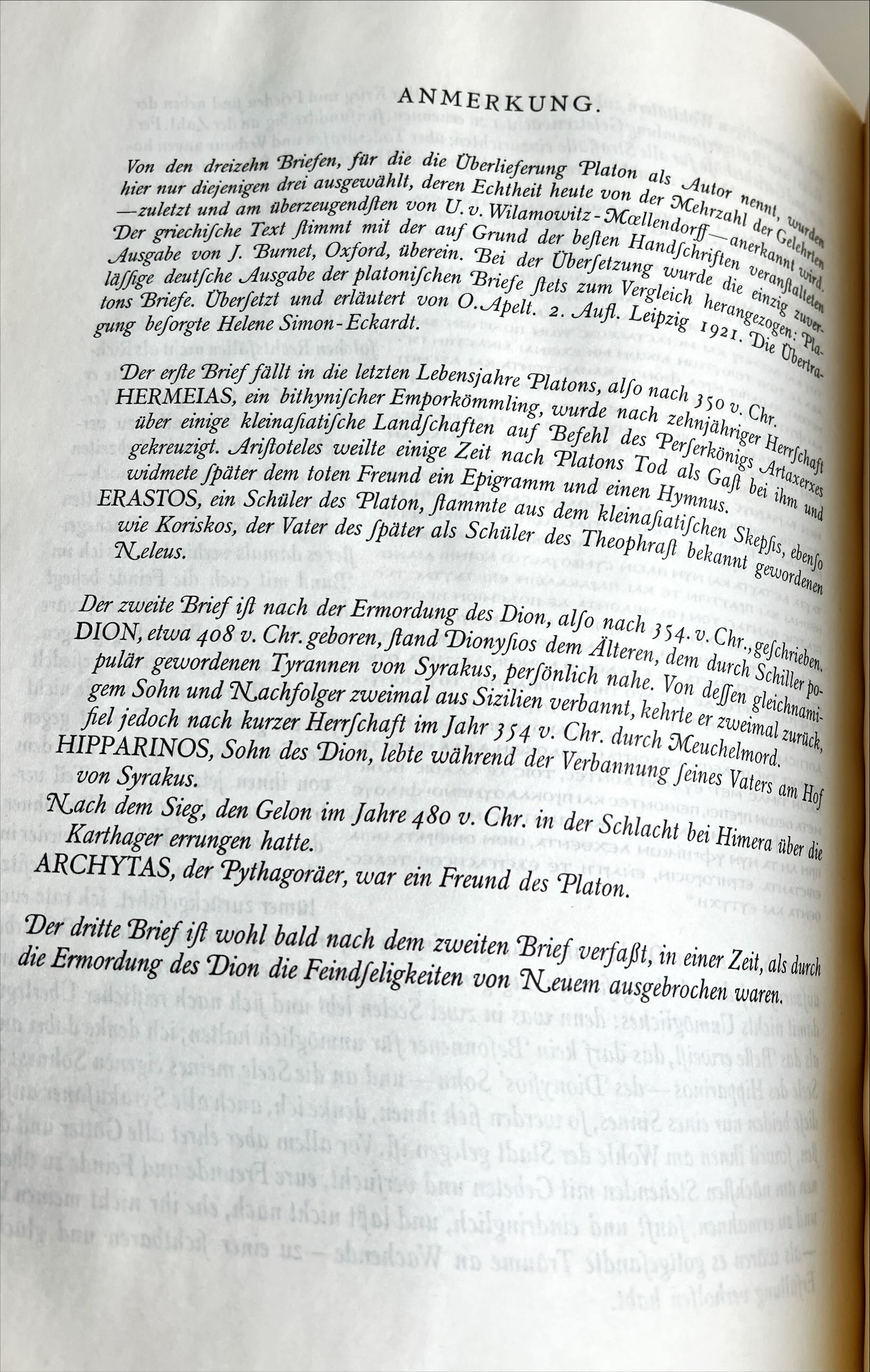 Tres Epistolae Platonis, Schuber, auf Pergament gedruckt